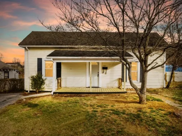 511 Maple St, Pulaski, VA 24301