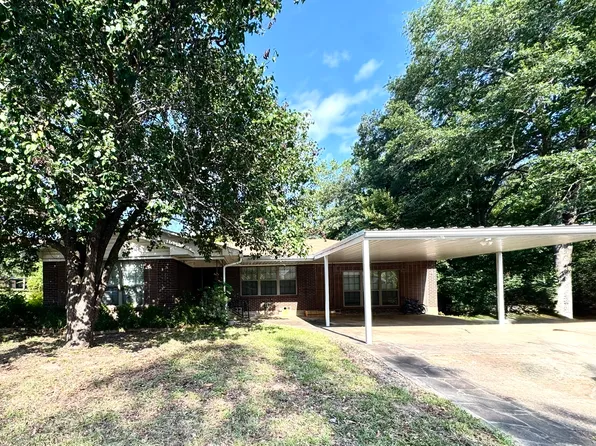 2211 Clay St, Kilgore, TX 75662