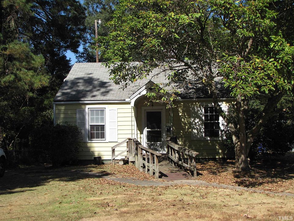 1st image of 105 E Edgewood Dr