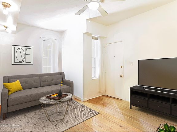 3rd image of 752 Euclid Ave APT 10