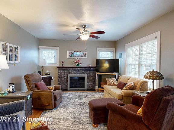 5th image of 314 Myrtle St