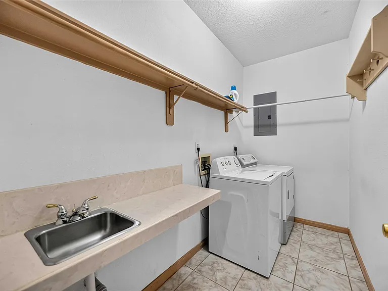 22962 Volga Dr — Photo 26
