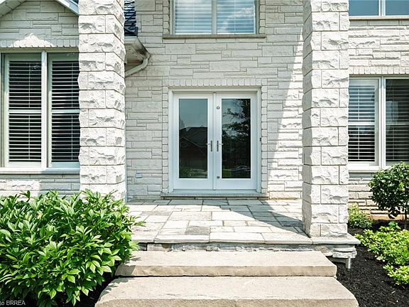 5th image of 44 Saint Andrews Dr