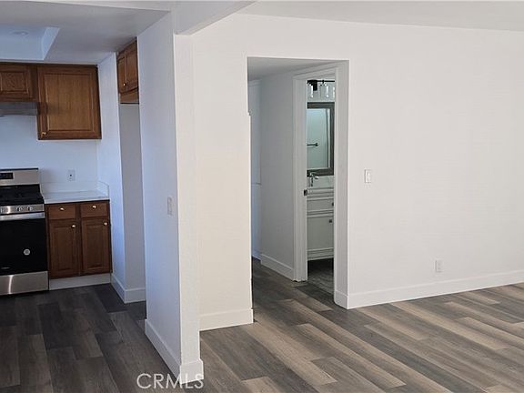2nd image of 840 S Anaheim Blvd #B
