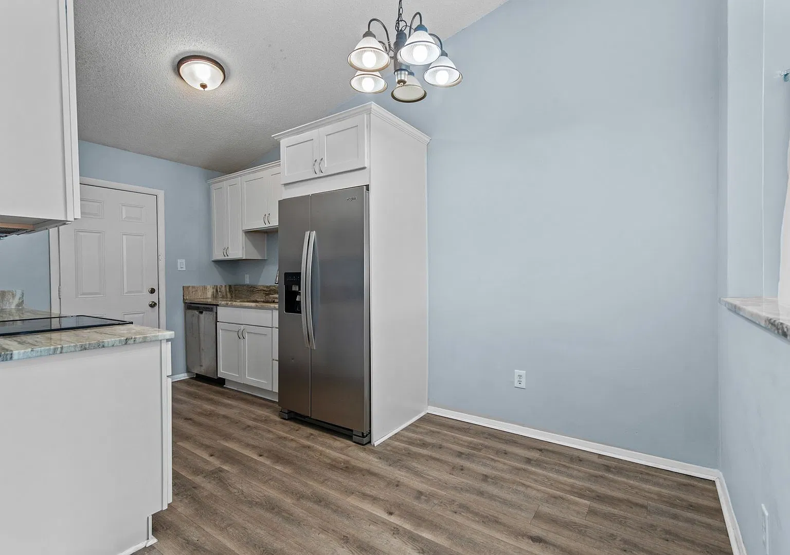 Virginia Beach End-Unit Townhome — Photo 4
