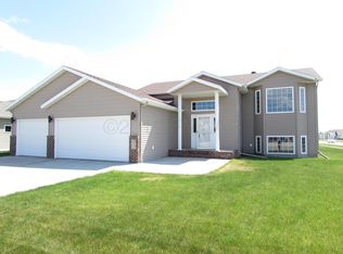 4535 Sunrise Dr, West Fargo, ND 58078
