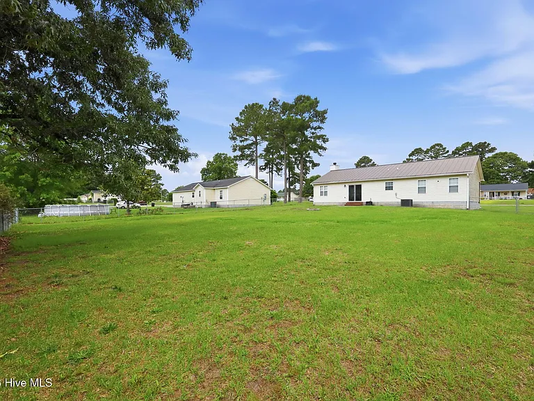 128 Fodder Dr — Photo 30