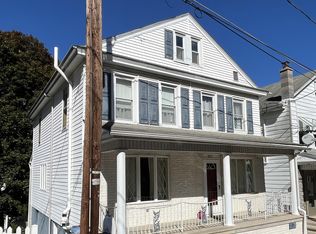 1017 W Chestnut St, Coal Township, PA 17866