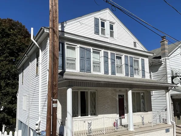 1017 W Chestnut St, Coal Township, PA 17866