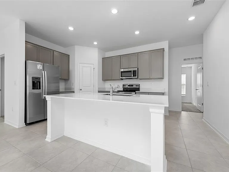 338 Rustic Rail Dr — Photo 4