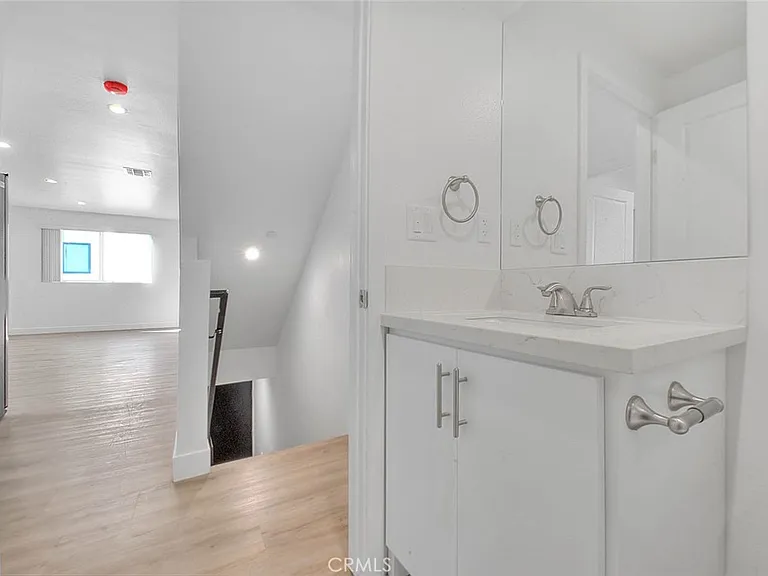 5852 Vineland Ave #5852-2 — Photo 10