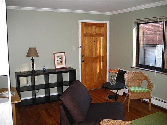 3rd image of 3577 Linwood Ave APT 4