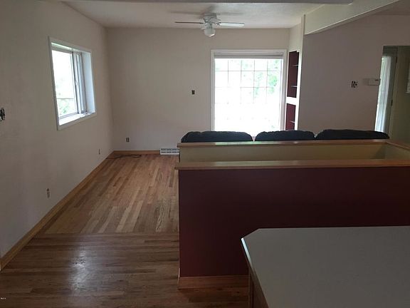 2nd image of 435 E Sussex Ave