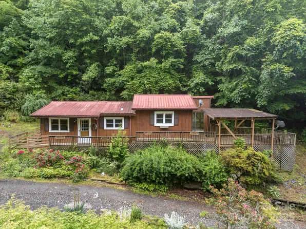 160 Colehearth Hollow Rd, Bakersville, NC 28705