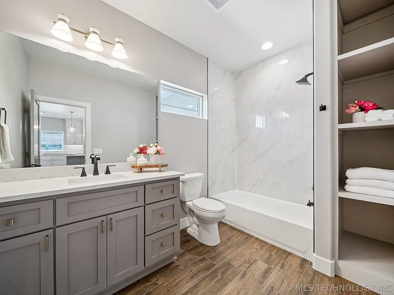 210 S Bluff St #A — Photo 22