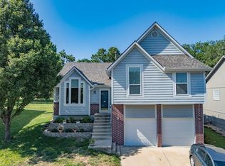 21512 W 52nd St, Shawnee, KS 66226