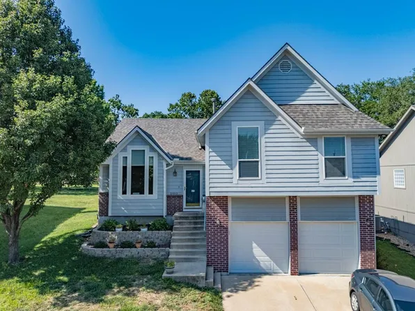 21512 W 52nd St, Shawnee, KS 66226