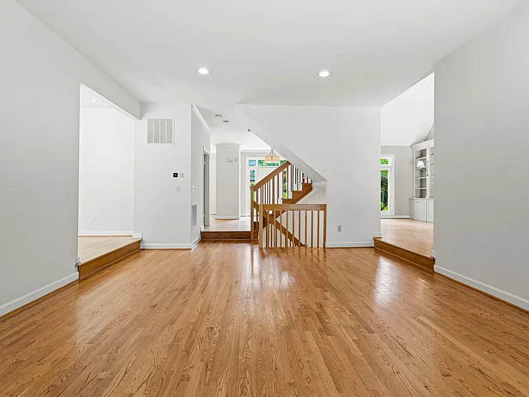 7926 Long Ridge Ct — Photo 11