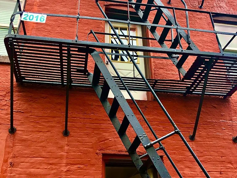 R0180 - Pettygrove Apartments — Photo 10