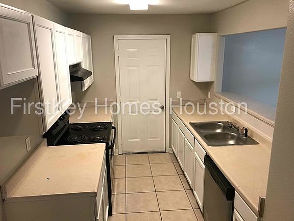 5th image of 3017 La Estancia Ln