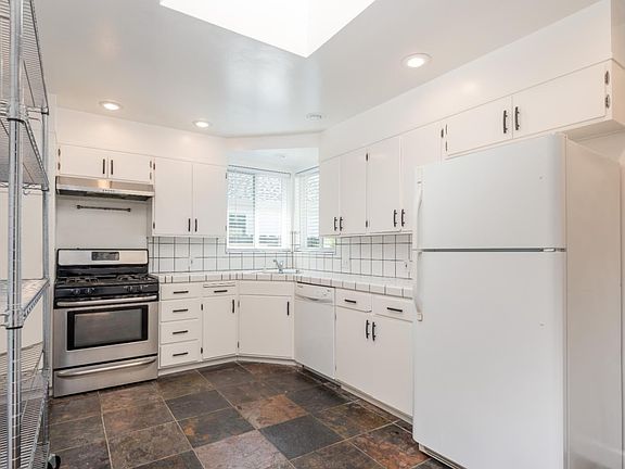 5th image of 1638 Anamor St