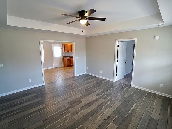 3rd image of 3990 Woodbury Pike