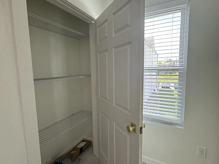 510 Winfield St — Photo 36