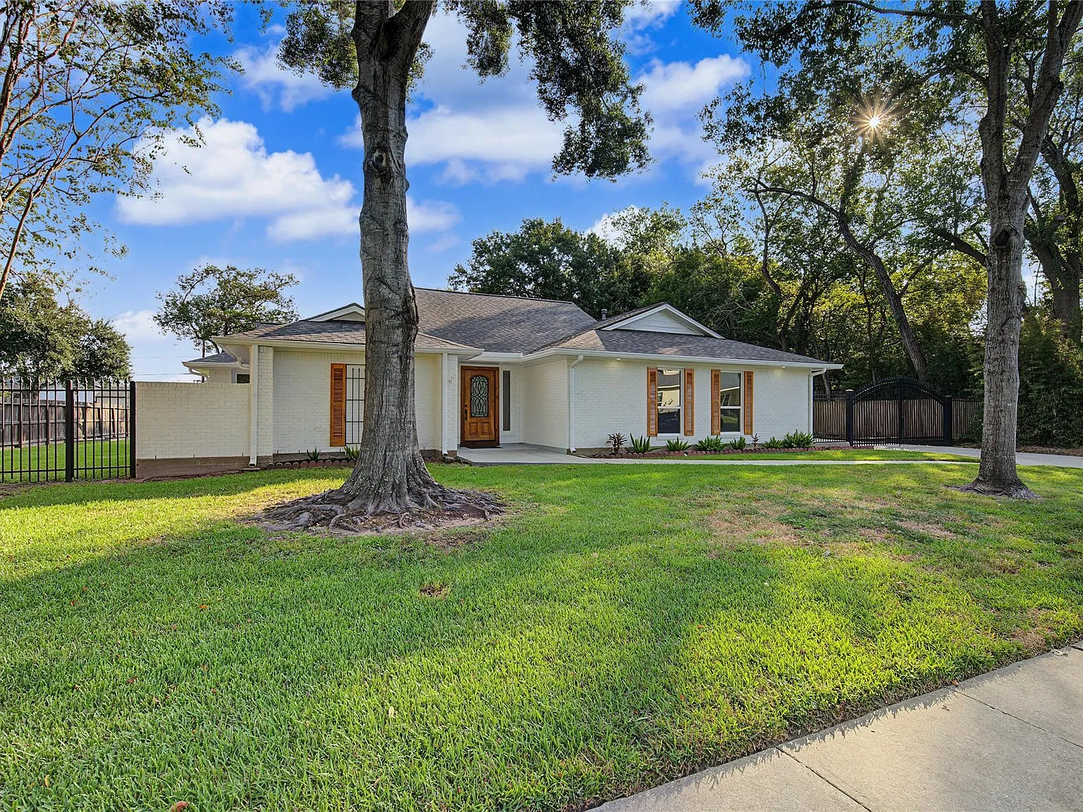 3 bed, 2.5 bath, 2013 sqft, $3,500 — Photo 4