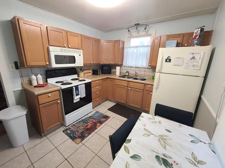 602 E Battell St — Photo 8
