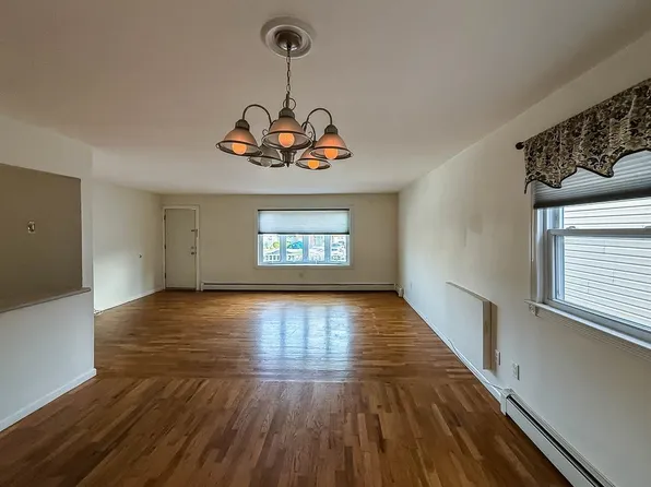 513 Avenue C image 2 of 27