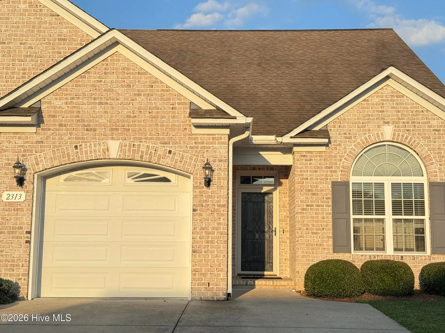 4 bed, $1,800 — Photo 3
