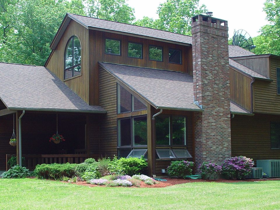 2nd image of 730 Beach Pond Rd
