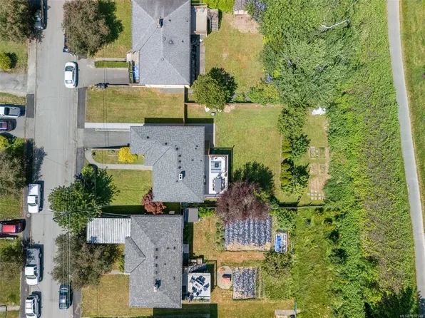 4147 Hawkes Ave, Saanich, BC V8Z 3Y9
