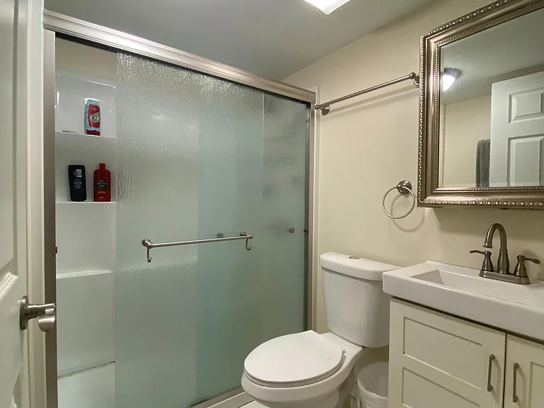 2845 N Southport Ave #1F — Photo 19