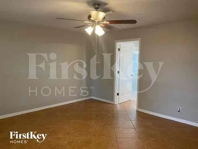 2731 SW 2nd Ln — Photo 10