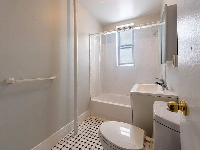 45 Hopkins Avenue - Gyalsten Apartments — Photo 14