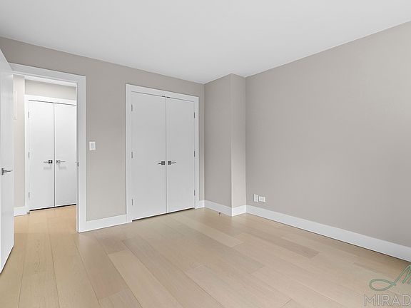 5th image of 330 E 39th St APT 23E