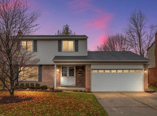 40674 Lizabeth Dr, Sterling Heights, MI 48313