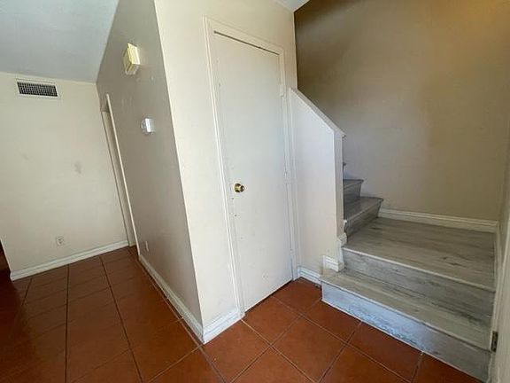 2nd image of 3453 Villa Knolls South Dr