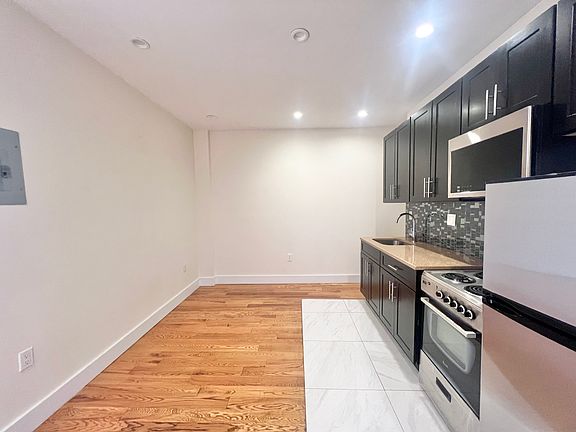 4th image of 24 Rogers Ave #4D