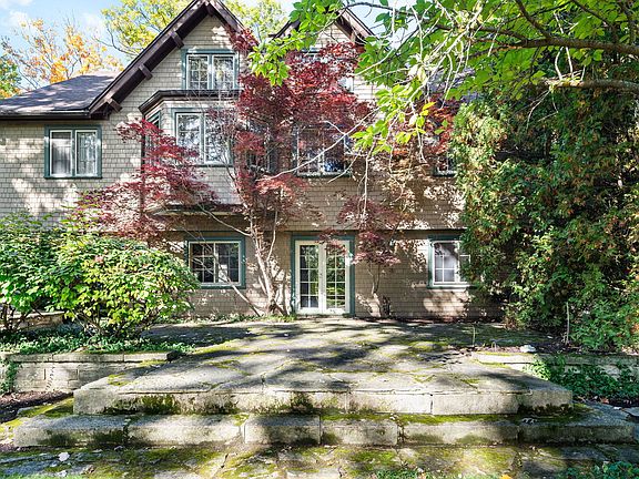 2nd image of 215 Prospect Ave