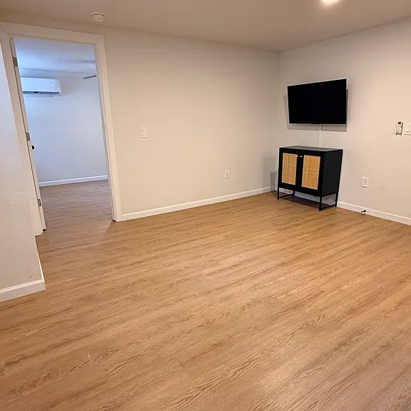 1231 NW 33rd St #6 — Photo 5