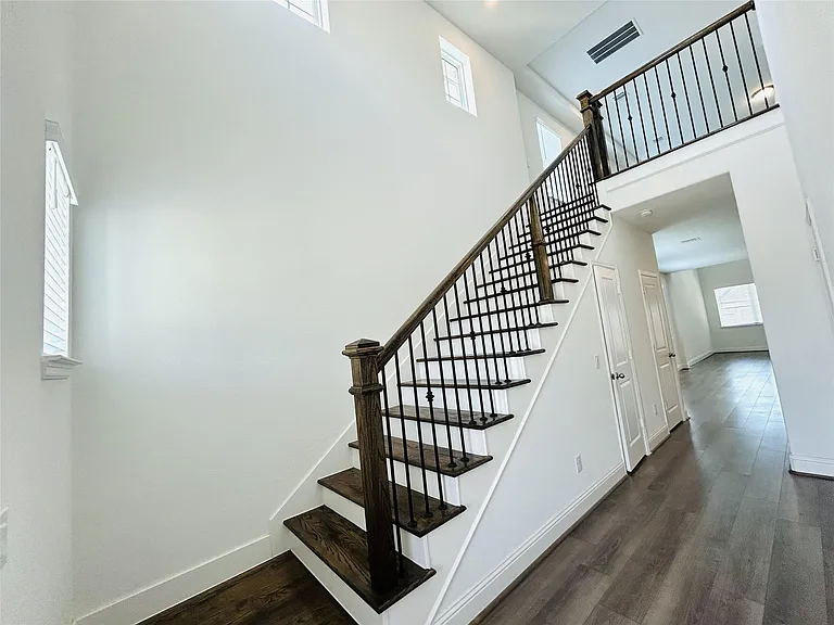 749 Lake Lacosta Dr — Photo 5