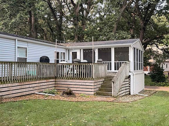 2nd image of 521 Okoboji Grove Rd Lot 1