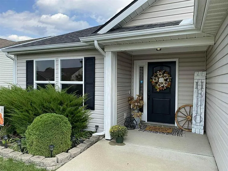 2915 Flagstone Way — Photo 2