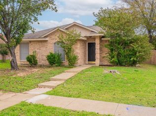 1200 Cedarcrest Dr, Mesquite, TX 75149