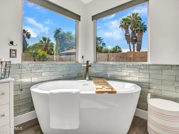 944 N OWL Circle, Gilbert, AZ 85234