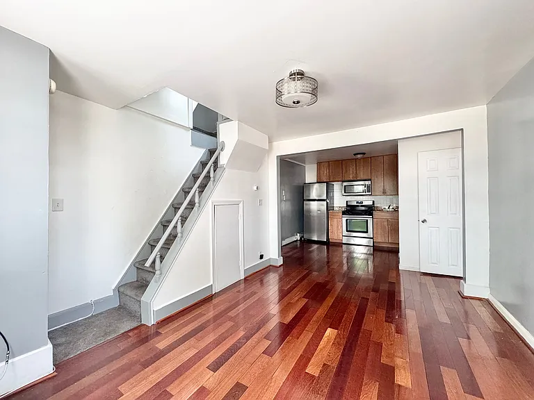 27 W Lincoln Ave #2 — Photo 2