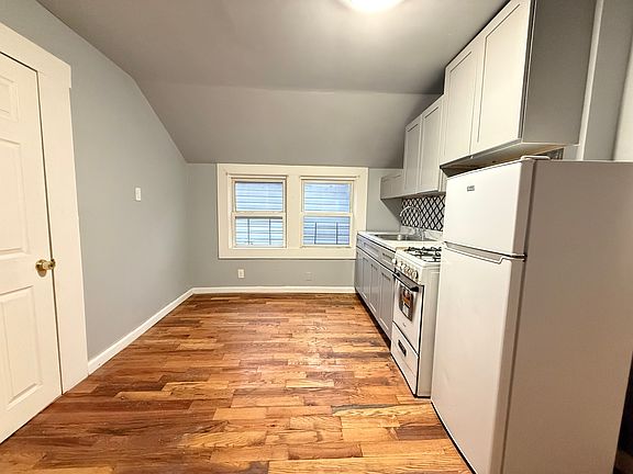 3rd image of 44 N 16th St Floor 3