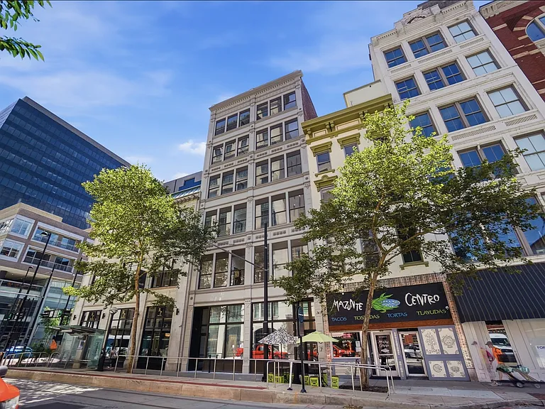 907 Main St #9 — Photo 32